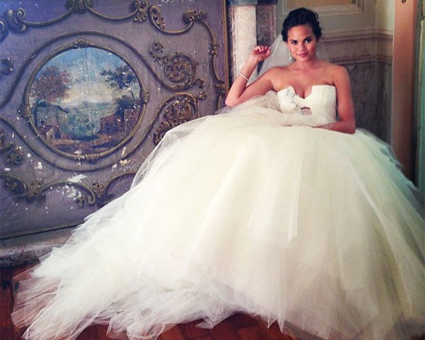 Não é incomum as famosas usarem mais de um vestido de noiva (Foto: Reprodução/Intagram)