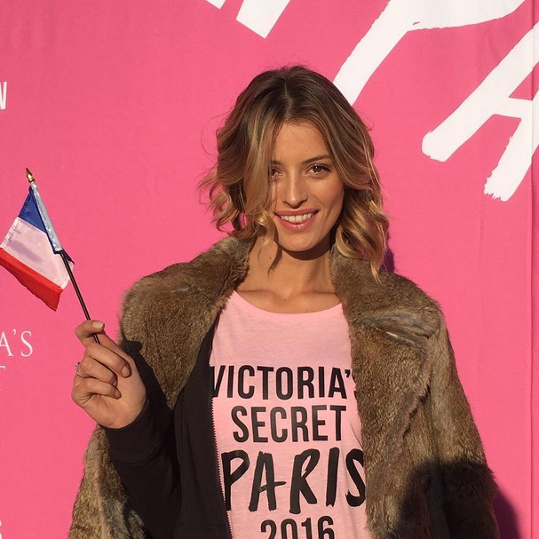 Flávia Lucini embarca para Victoria's Secret Fashion Show (Foto: Reprodução/Instagram)